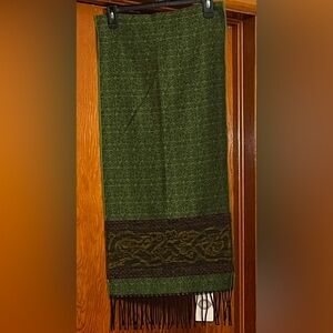 New with Tag Aran sweater market Celtic scarf. Beautiful!!